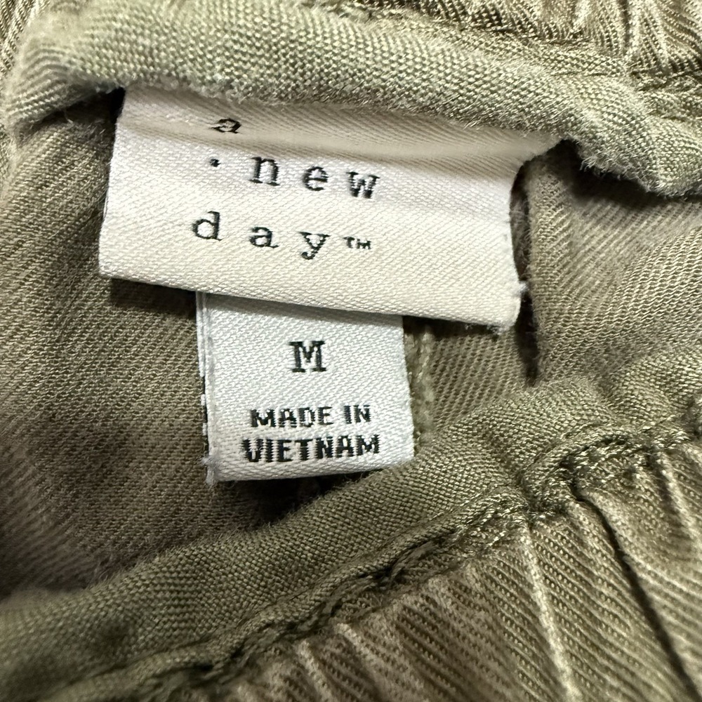 A New Day Women's Medium M Lightweight Green Joggers Urban Streetwear Athleisure - Picture 6 of 9